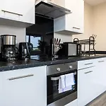 Lovely 2 Bedroom Modern Apartment Manchester